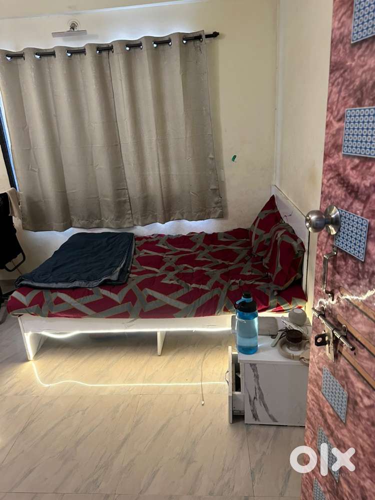 Fully furnished flat for rent near katraj bharati  vidyapeeth no brok.