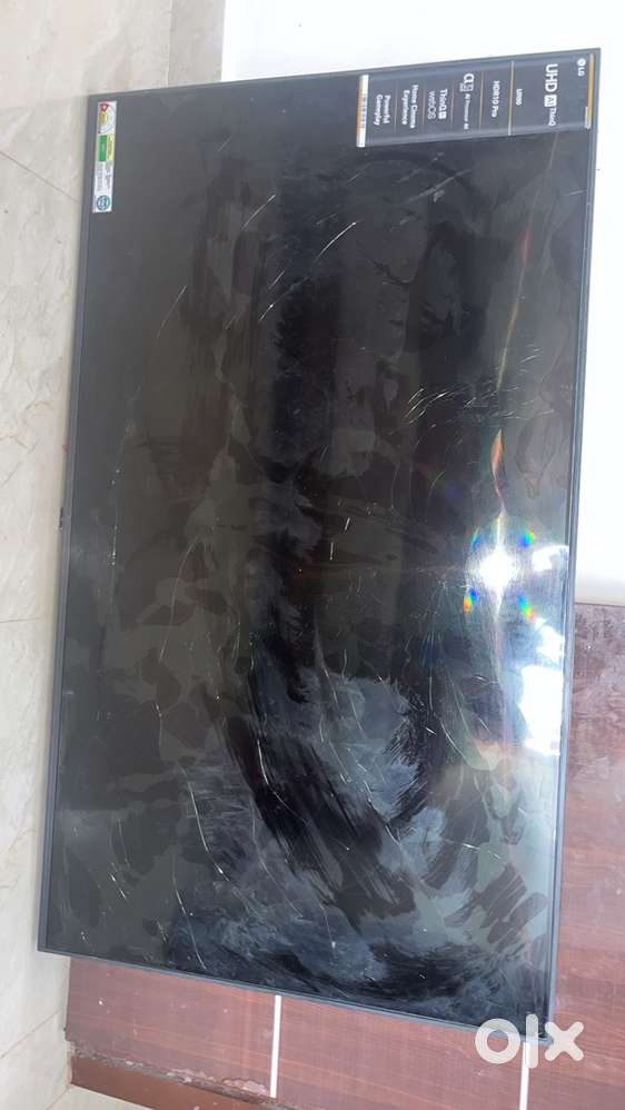 Tv LG 52 inches tv 15 months 2024