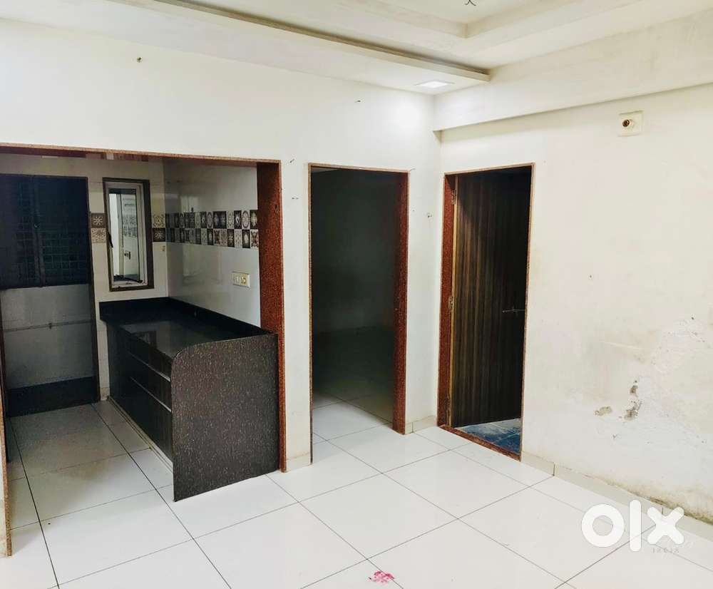 1 bhk flat on rent @kalavad road