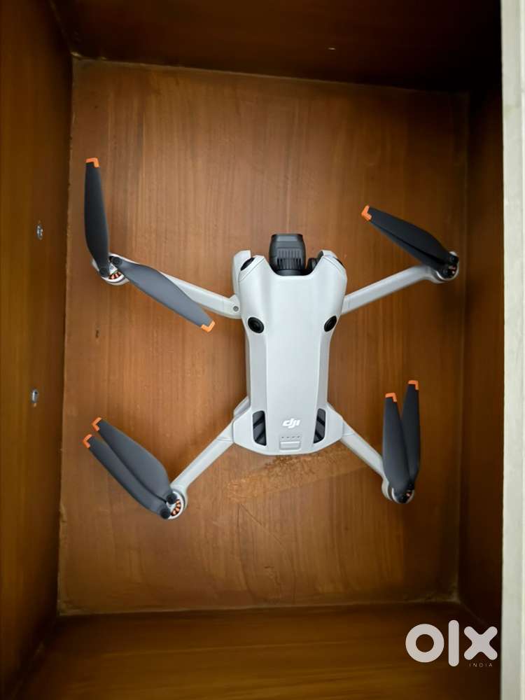 DJI Mini 4 Pro - Fly More on Sale