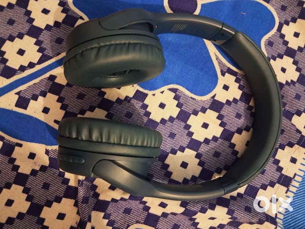 Boat rockerz 411 head phones