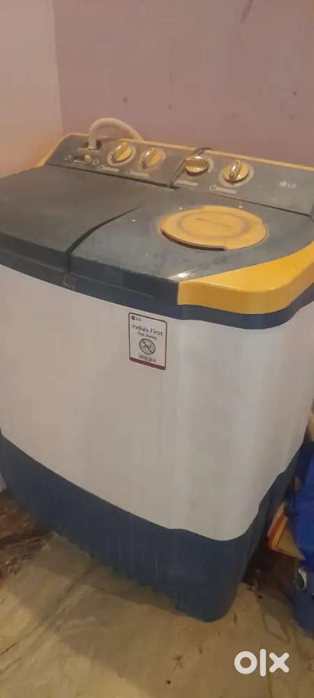 LG semi automatic washing machine