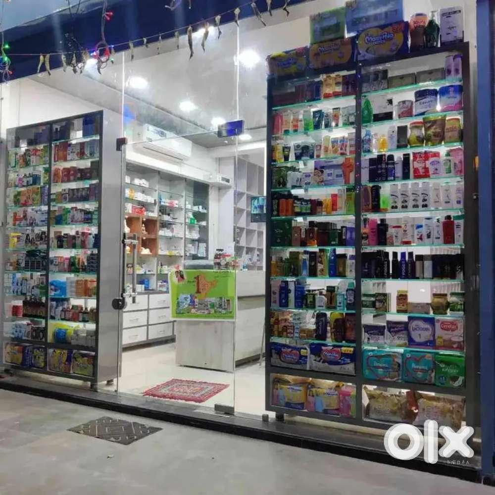 फार्मेसी स्टोर में लड़का और लड़की की लखनऊ शहर