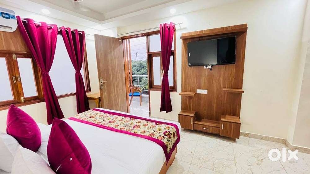 No Brokerage Cripa Sector 63 PG Premium - Free Field Expert