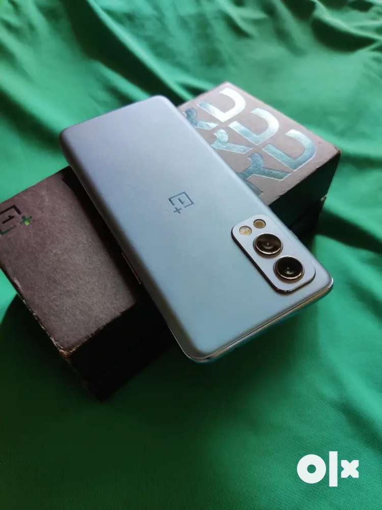 Oneplus Nord2 5G 8/128gb grey with box and original charger available.