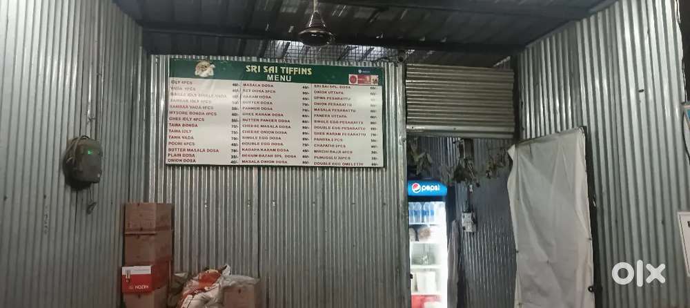 Senior tiffin master