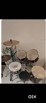 Ludwig Accent drive drum kit_ used