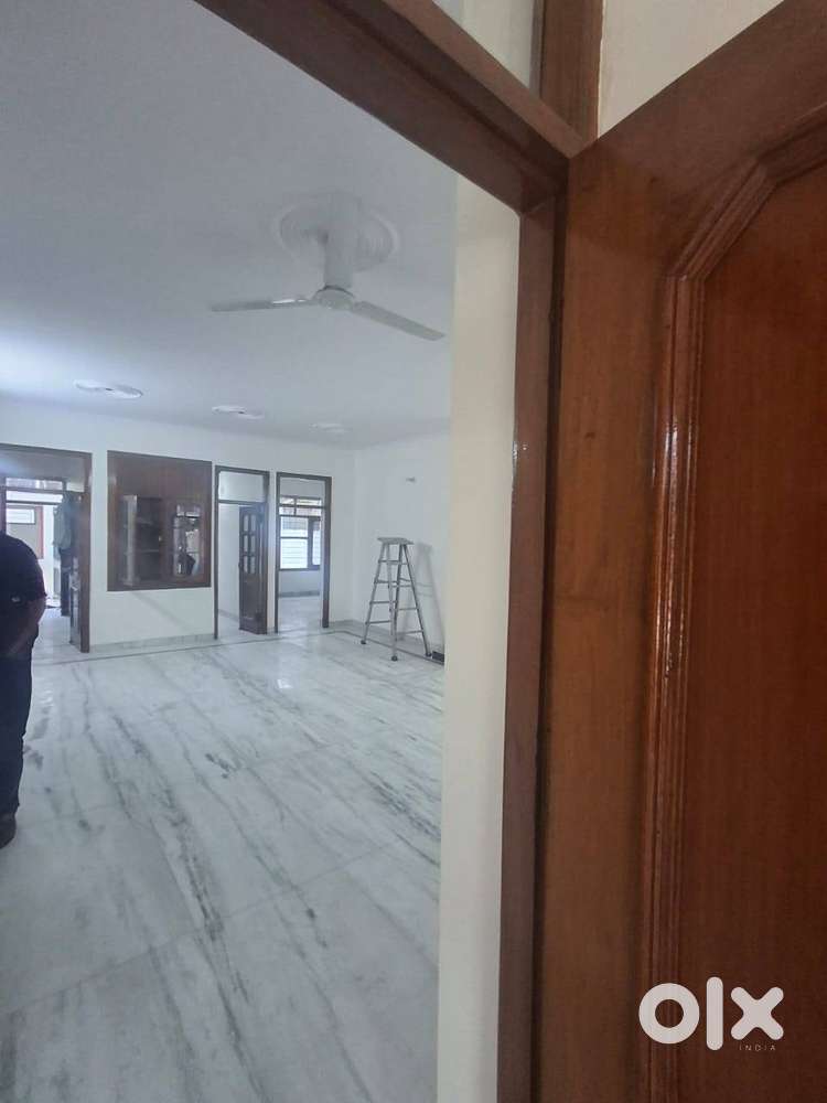 Sec,37 3bhk/2bath, Ground Floor  55,000