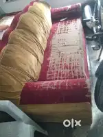 5 सीटर सोफ़ा सेट और एक ड्रेसिंग बिकाऊ है