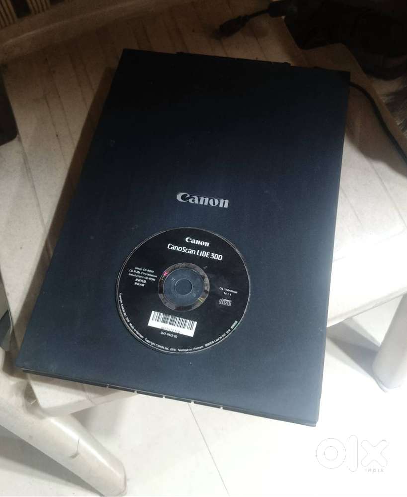 Canon LIDE 300 scanner