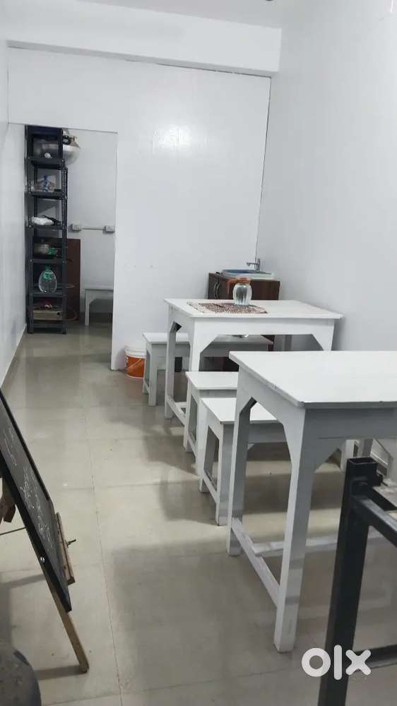 Shop for rent out