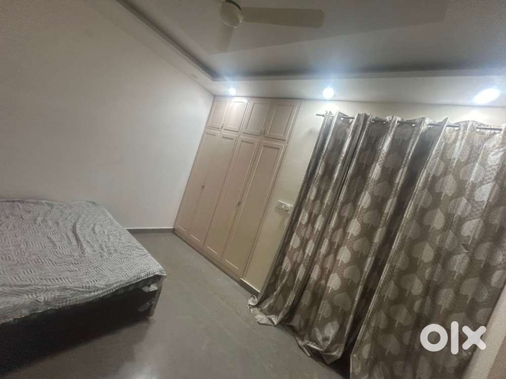 Fully furnish flat park facing