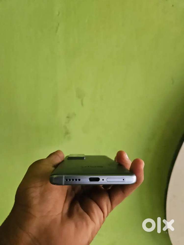 Selling my vivo X60+ plus
