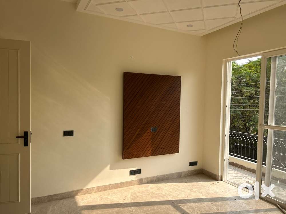 BRAND NEW ULTRA LUXURY 125 Sq yrds (Gaj) 2.5 STOREY BUILT UP SECTOR 77