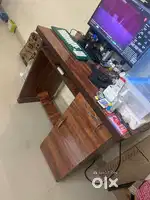 Study table / computer table in band new condition