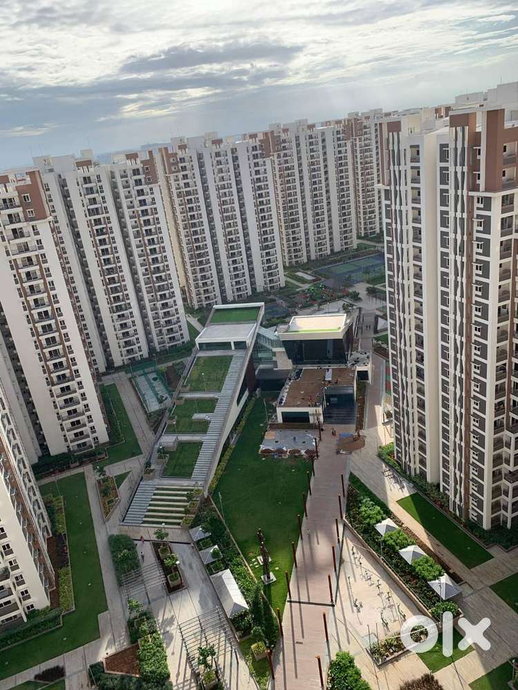 LUXURY APARTMENT  #3BHK #EAST FACING #2.20 CR