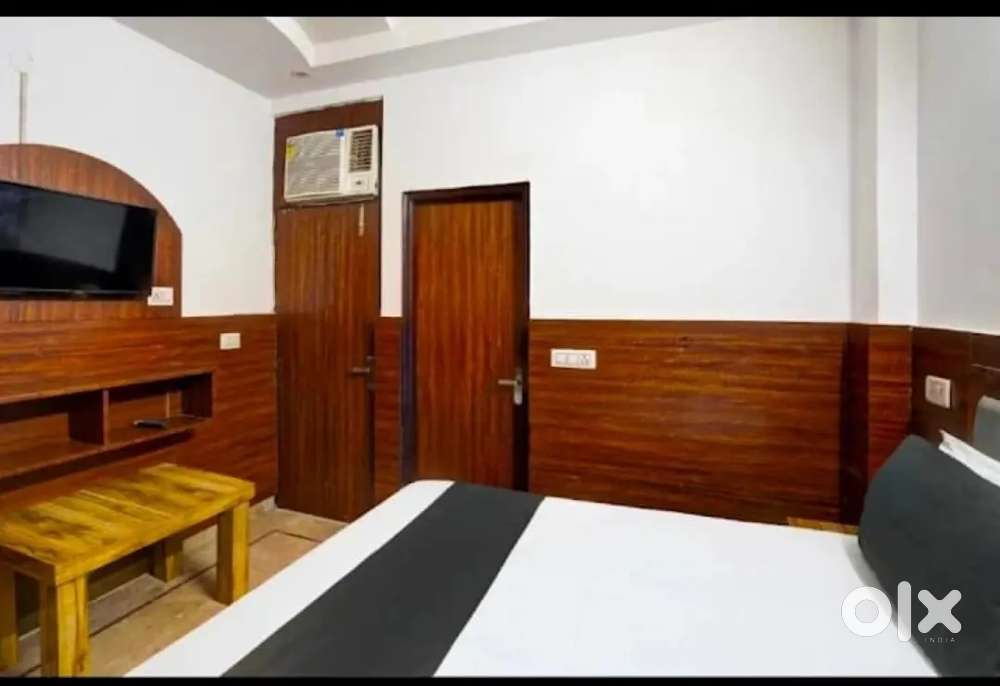 Need a.female Receptionist for guest house