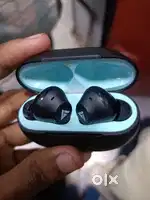 Bluetooth earphones