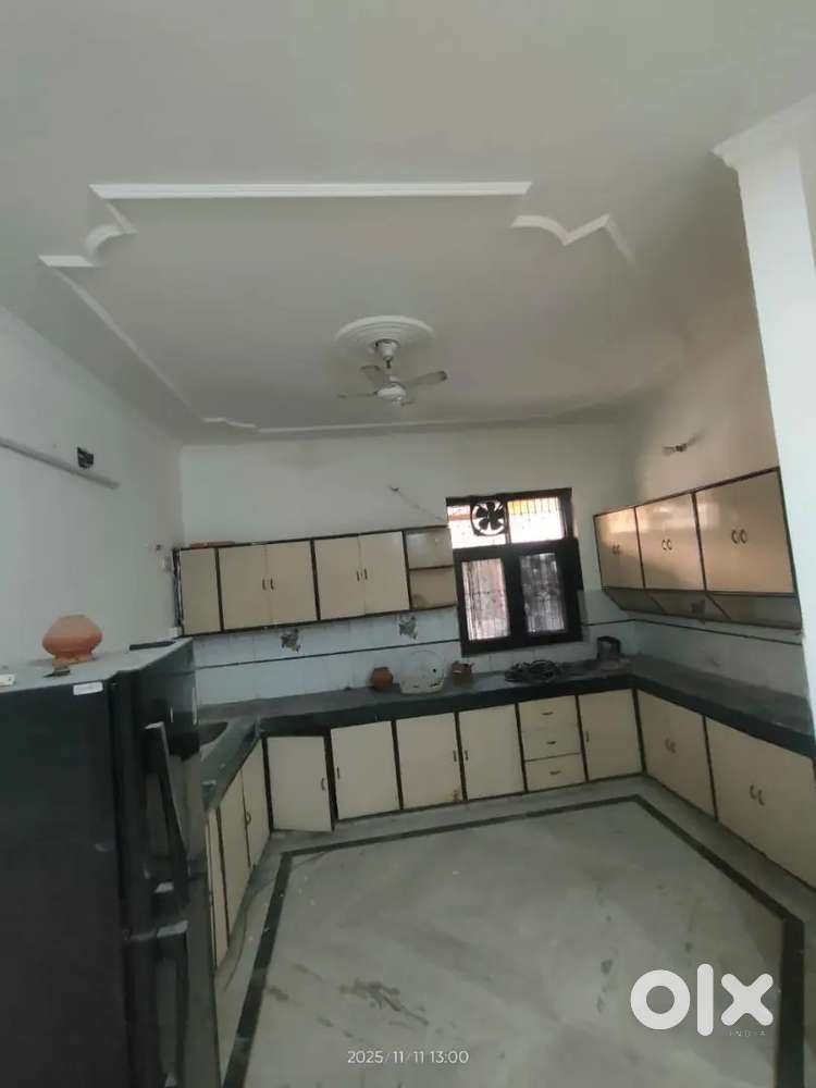 2 bhk Semi furnished flat for rent in Noida
