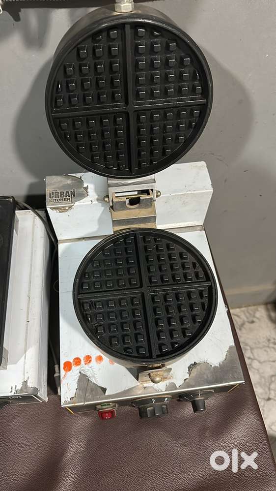 Waffle and pan cake machine