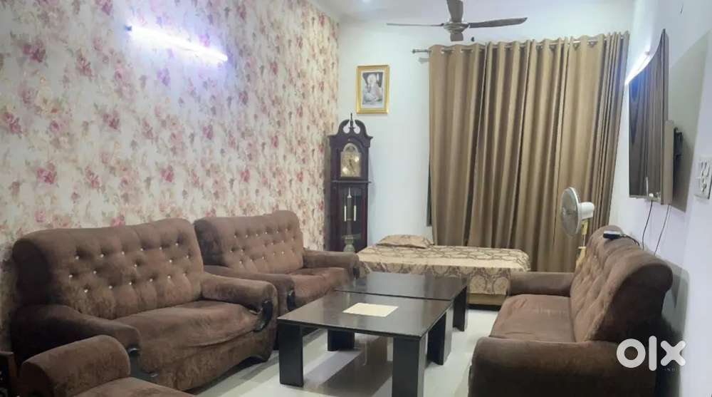 7 Seater Sofa Center Table, Diwan and Setty For Sale