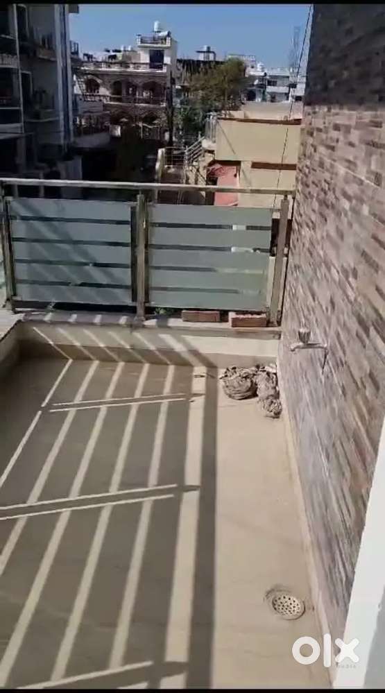 3bhk ready to move in flat. Immediately available with car parking