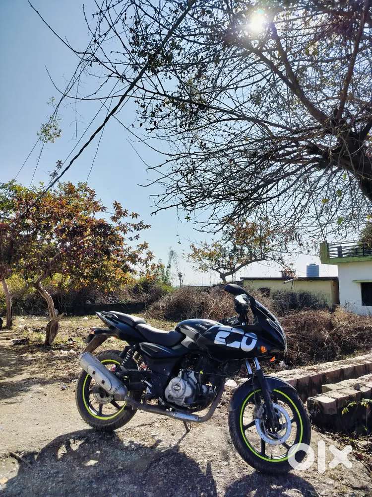 Pulsar 220 well maintained 2015 model , 1st owner , full paper