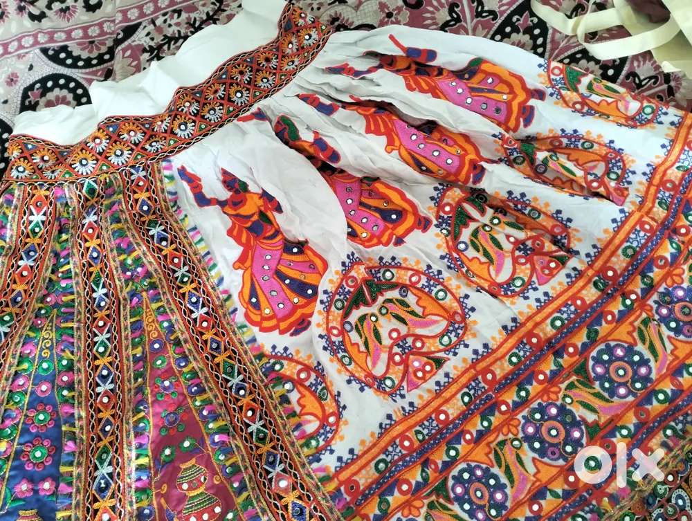 Traditional chaniyacholi