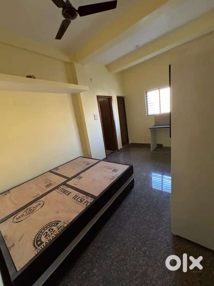 1RK INDIPENDENT AVAILABLE FOR RENT BOYS AND GIRLS