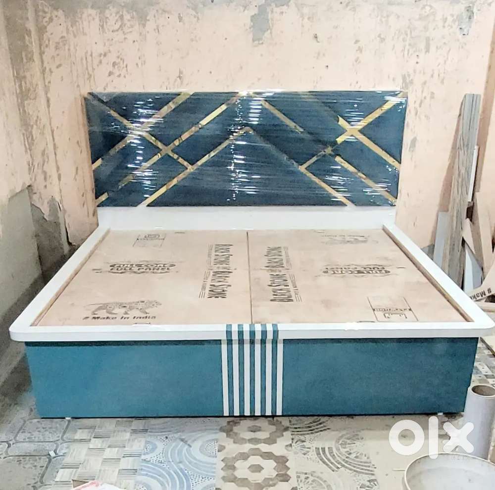 NEW DESIGN BED 6*6 WITH GOOD LOOKING