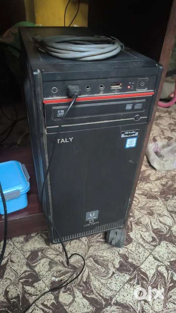 Complete Desktop Setup with Table – Excellent Condition