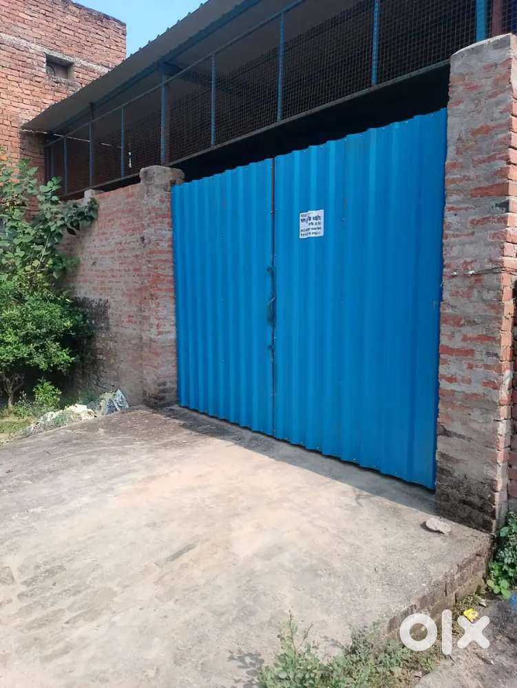 Available 200 gaz plot With fully covered with Teen Sheet for rent