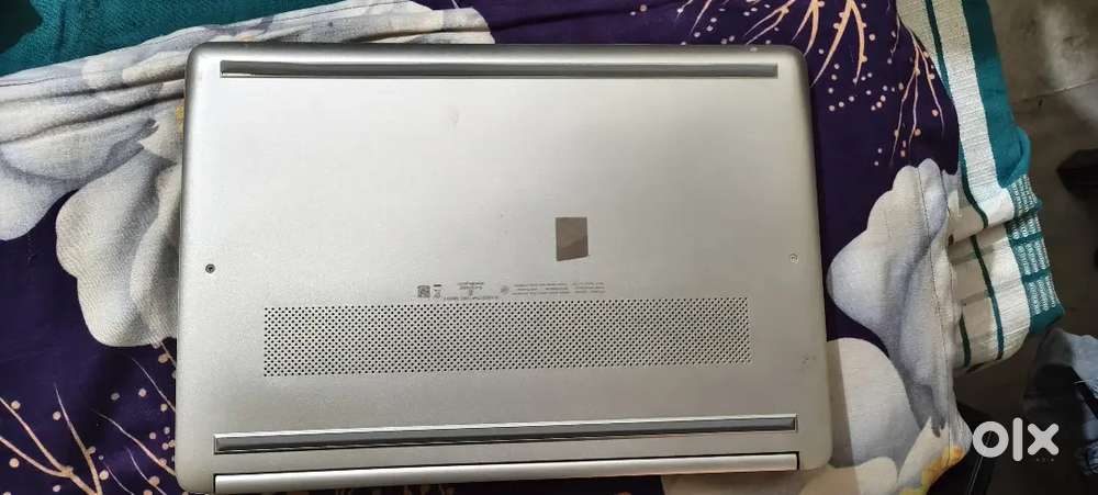 Hp ryzen 5 5500u 8gb ram 512 gb ssd