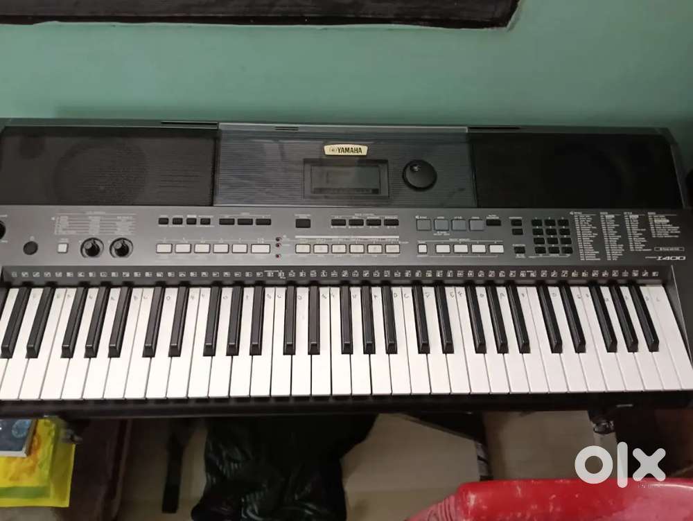 Yamaha keyboard model 1400