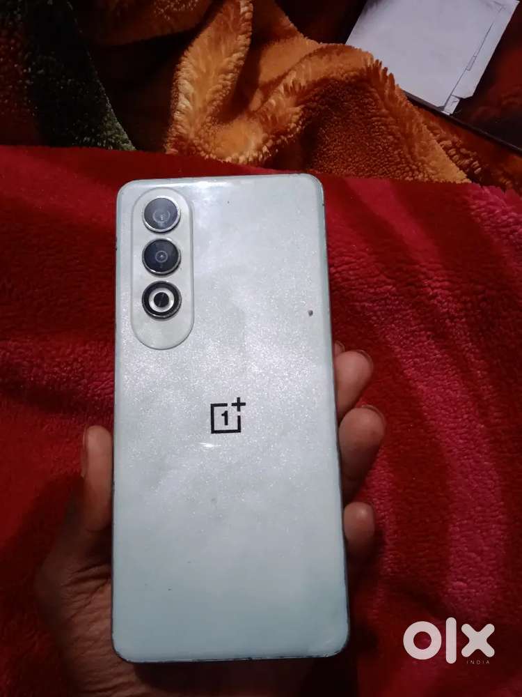 I want  to sell my phone  8000