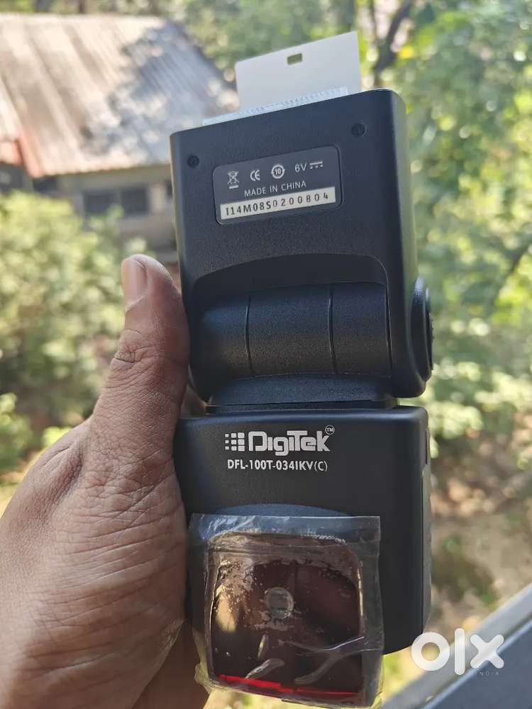 Digitek professional TTL flash for Canon Cameras