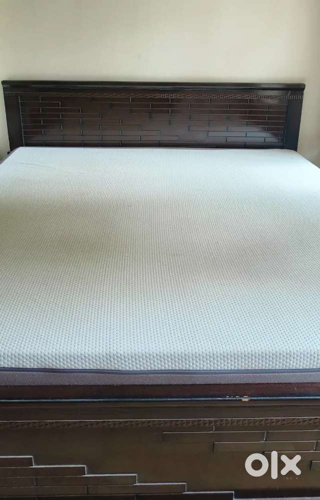 King sized bed with storage including wakefit mattress