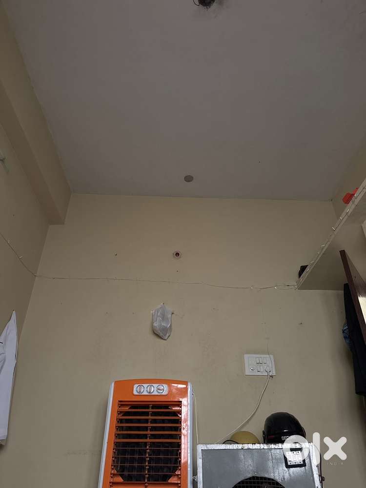 2bhk flat is available for sharing