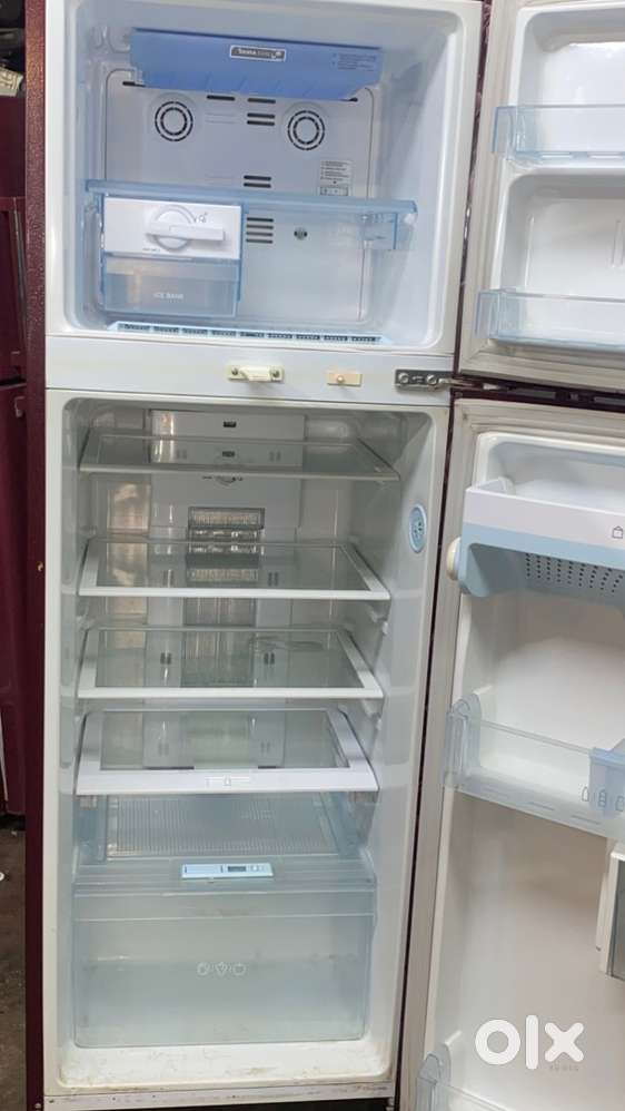 Second hand fridge and washing machine and AC also available