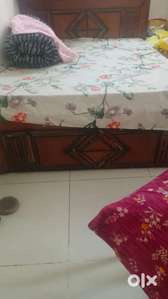 well maintained king size bed