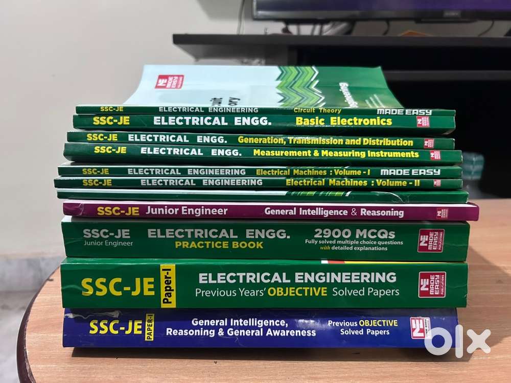 24 Govt Job books( RRB NTPC,Gr.D,JE,SSC CGL,IBPS) at affordable prices