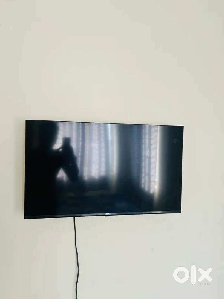 Tcl 32 inch smart TV for sale