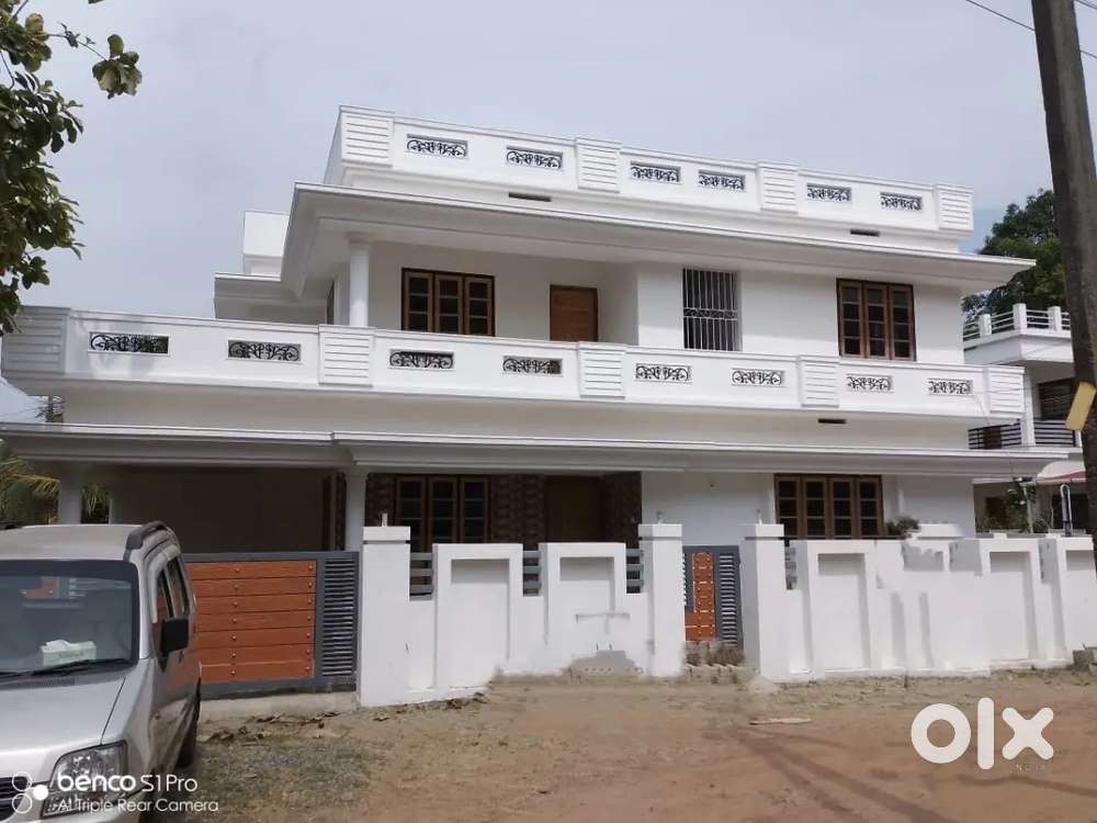 New house 6 Cent plot 4 bed rooms Near Thrissur Kuttur Kottekaad