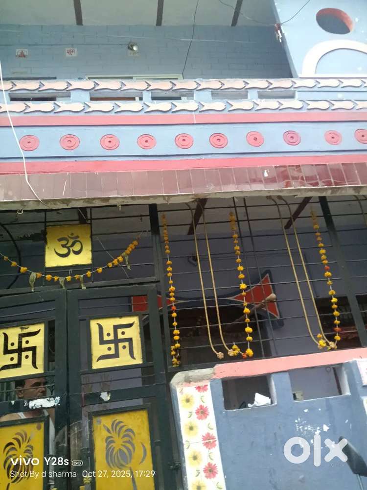 3 floor house