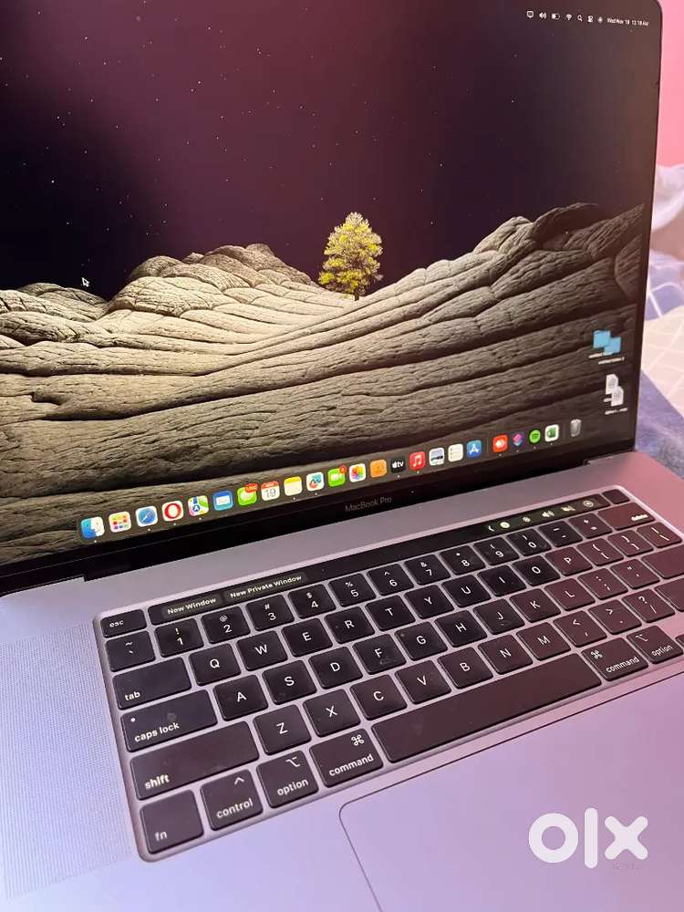 MacBook Pro 2019 16 inches display i7