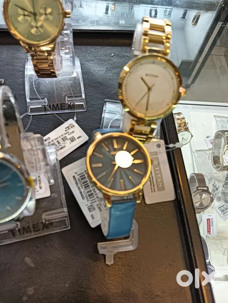 Receptionist. (Girls ). Sales man