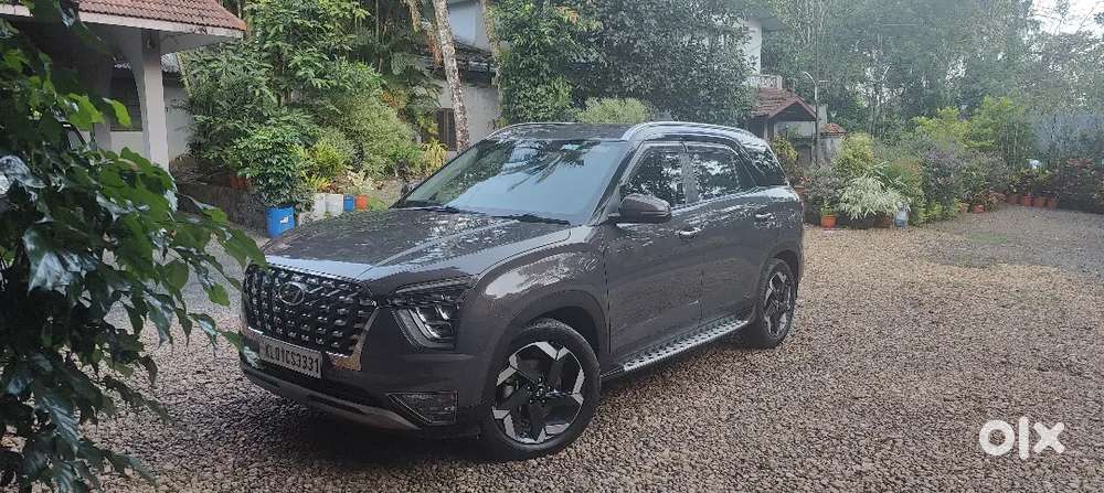 Hyundai Alcazar Diesel Automatic very well maintained car.