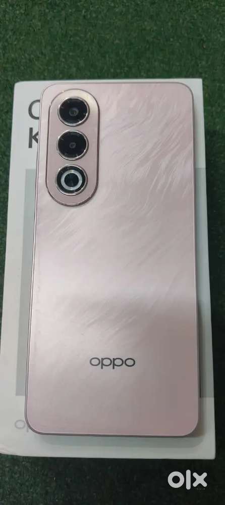 Oppo 12x 5g original bil box and original charger no open phone