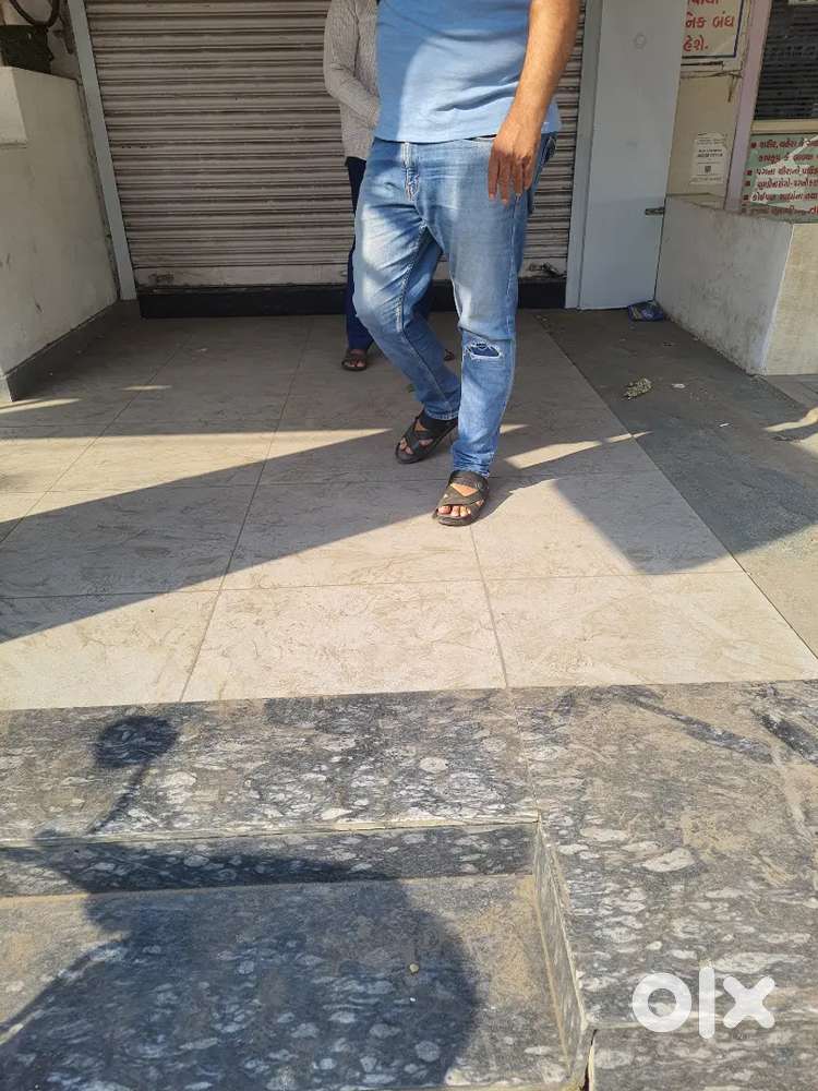 Running shop on rent