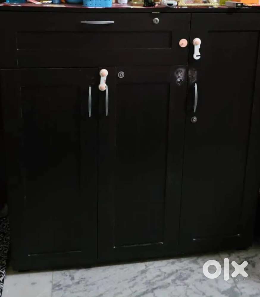 Wardrobe Three Door